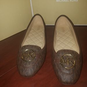 MICHAEL MICHAEL KORS

Lillie Logo Moccasin
